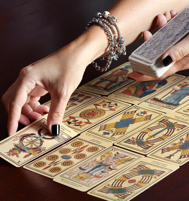 Decouvrir les secrets des cartes divinatoires